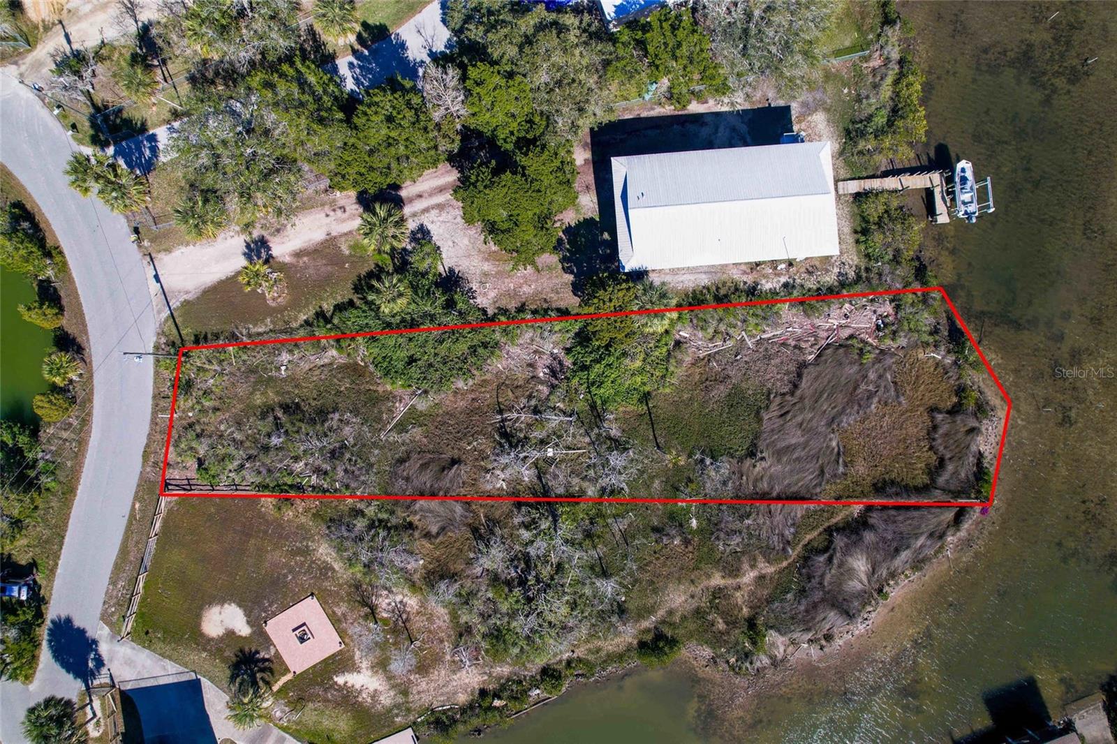 537 N LAKE CIR, CRYSTAL RIVER, FL, 34429