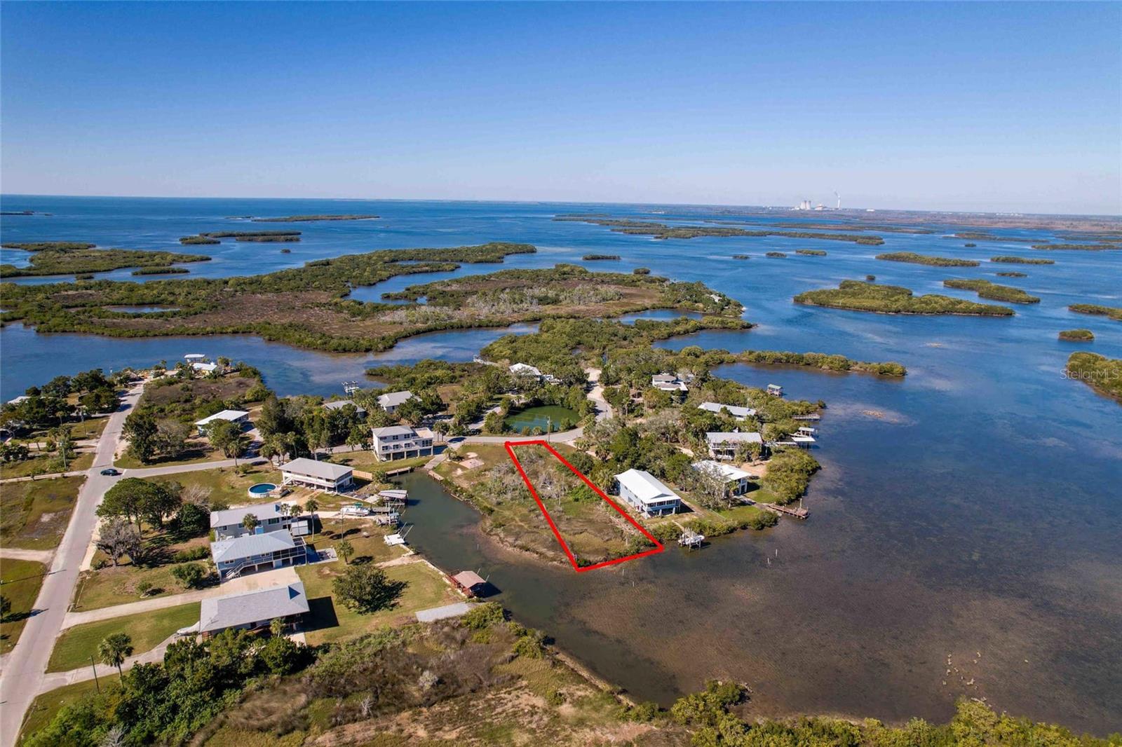 537 N LAKE CIR, CRYSTAL RIVER, FL, 34429