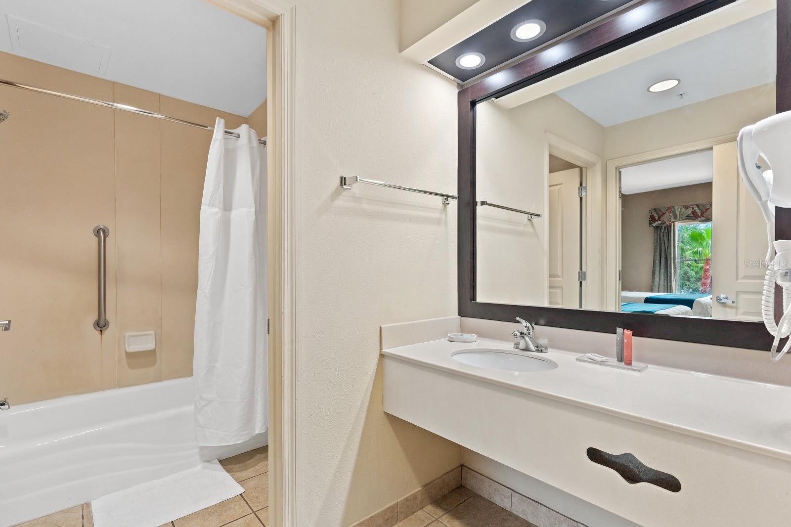 8303 PALM PKWY #307, ORLANDO, FL, 32836