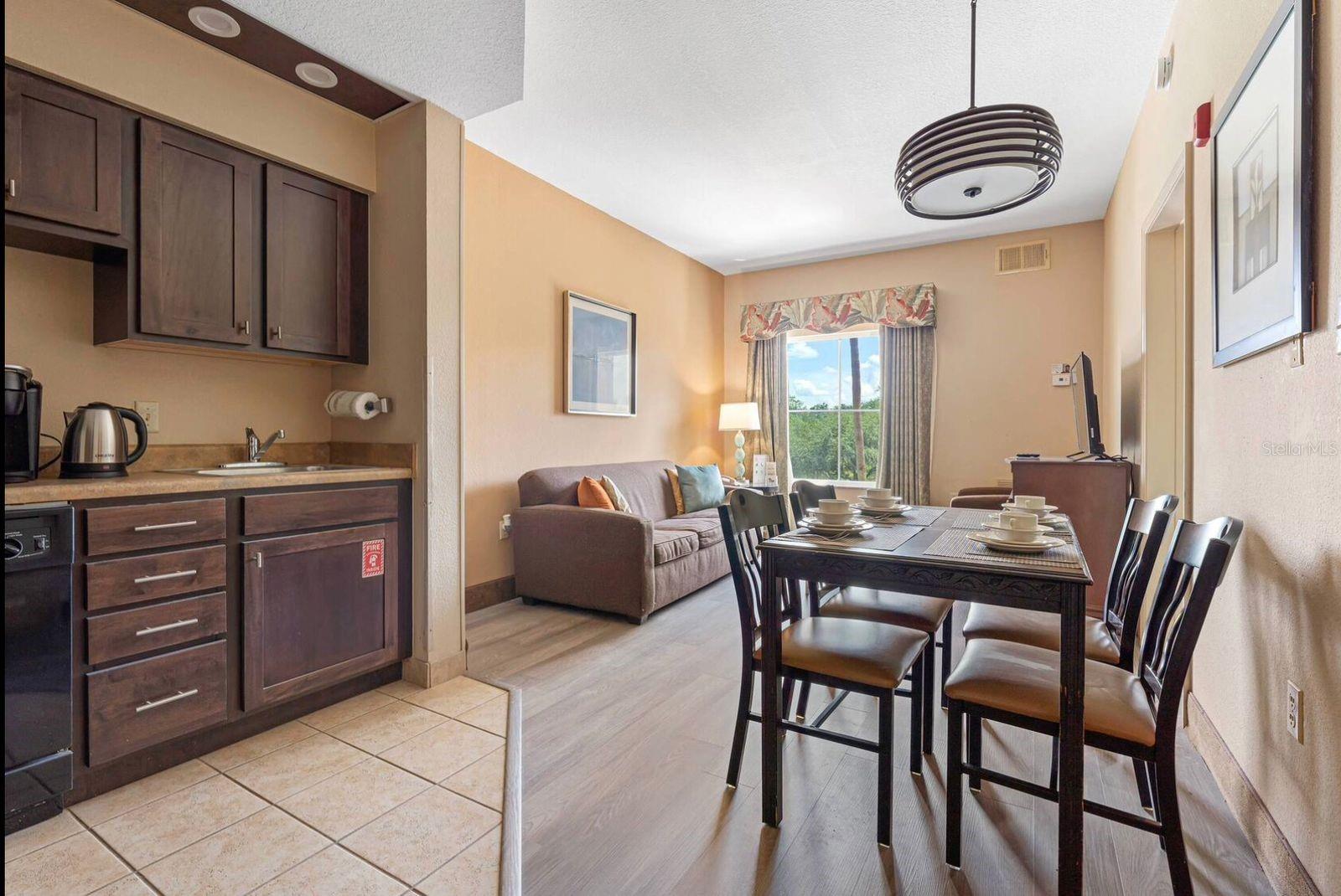 8303 PALM PKWY #307, ORLANDO, FL, 32836