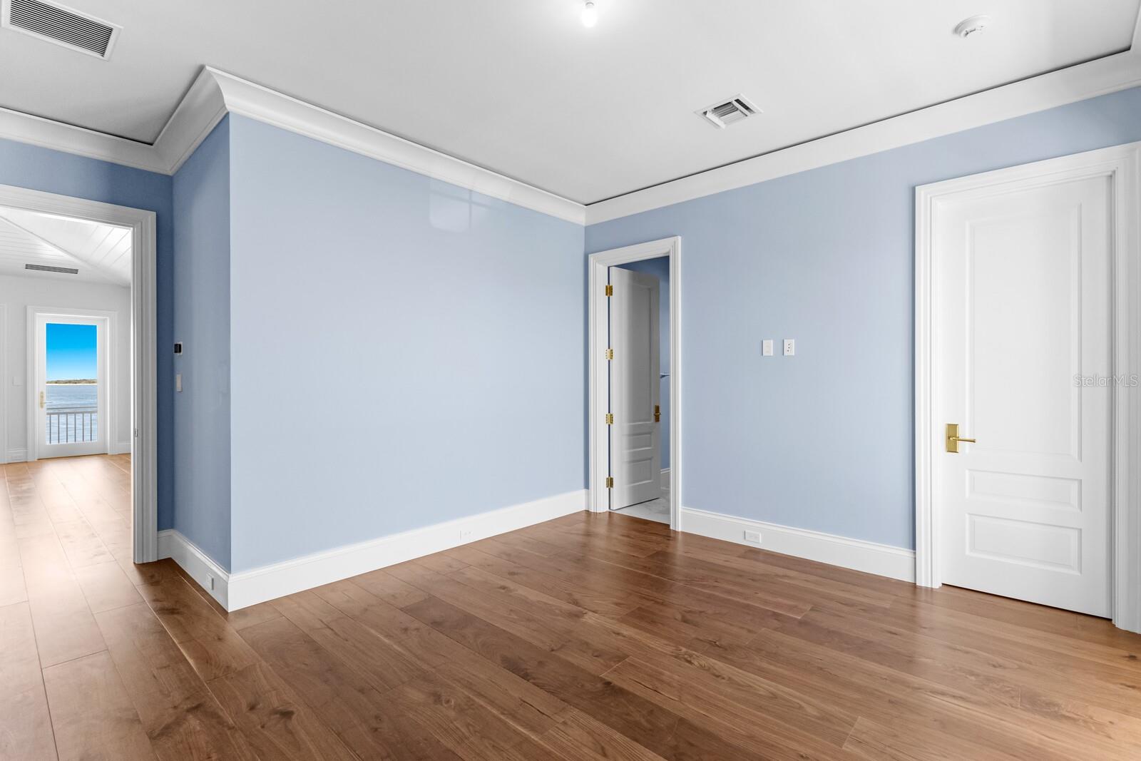 D6134942 Property Photo