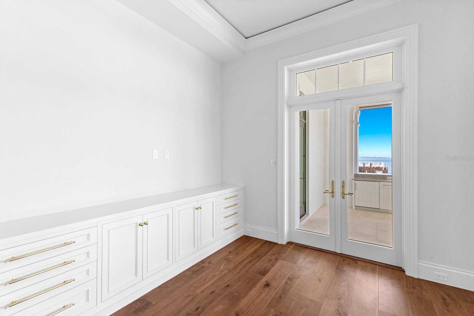 D6134942 Property Photo