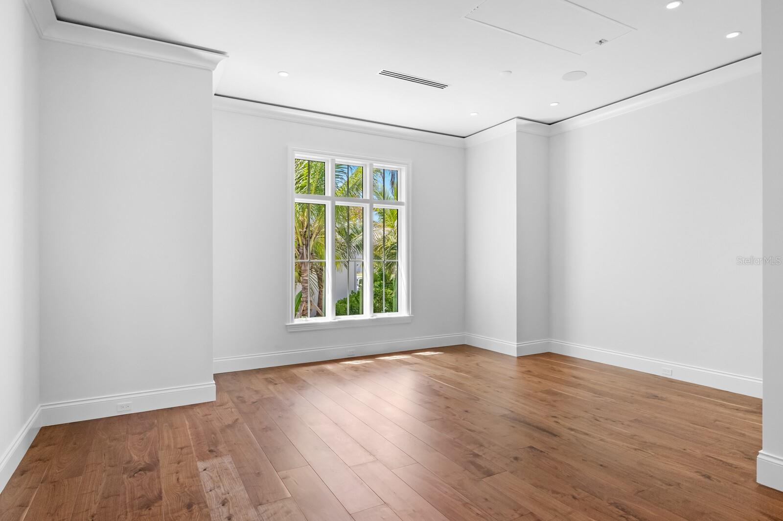 D6134942 Property Photo