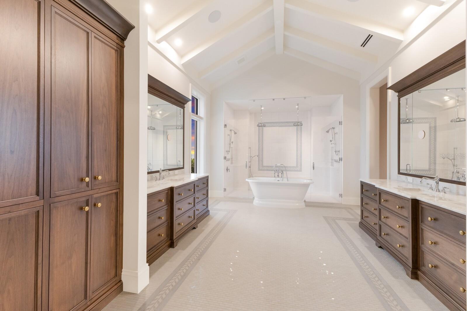 D6134942 Property Photo