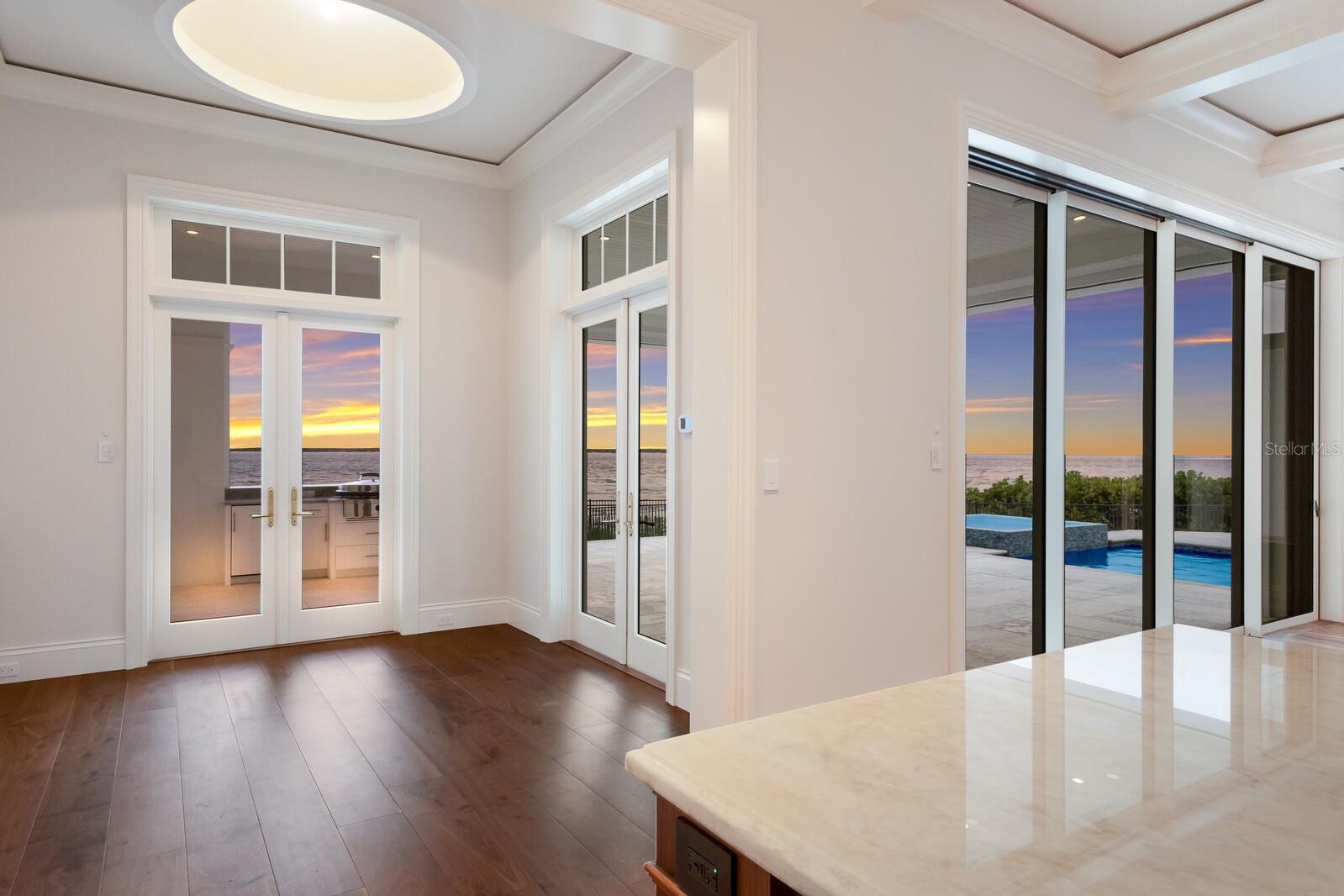 D6134942 Property Photo