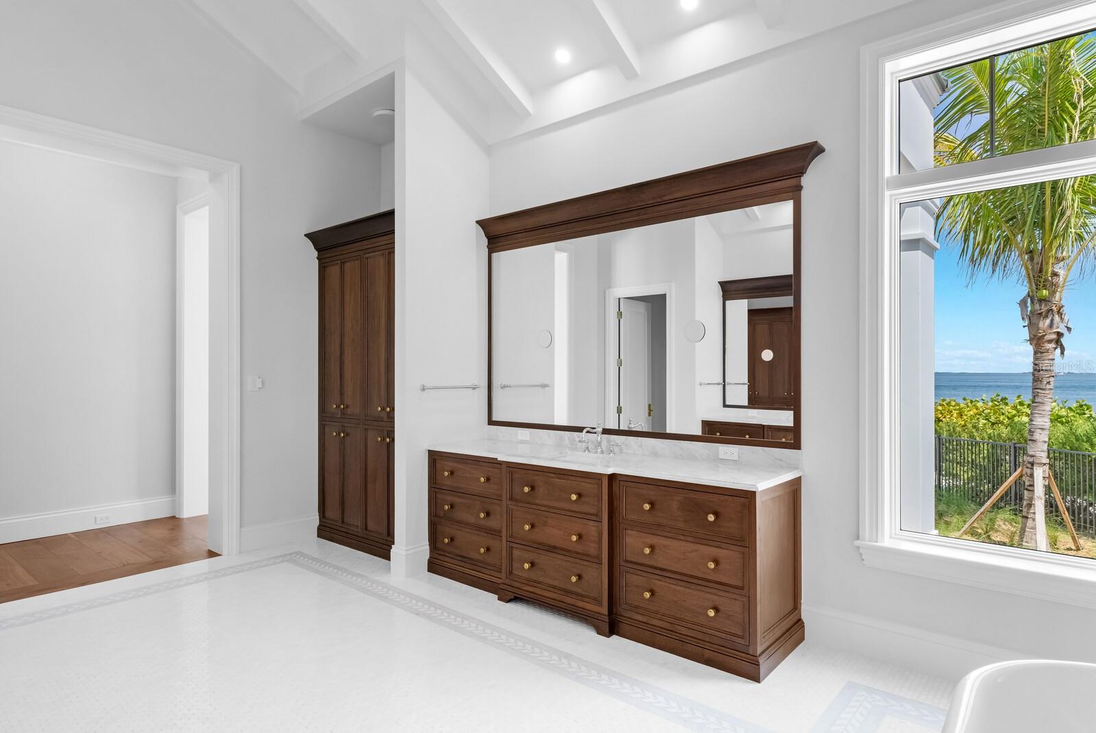 D6134942 Property Photo