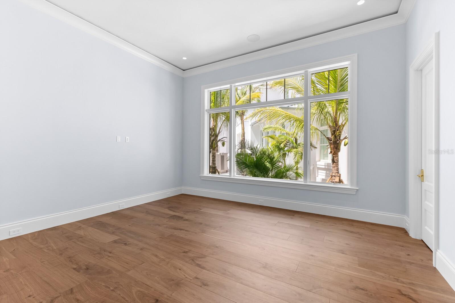 D6134942 Property Photo