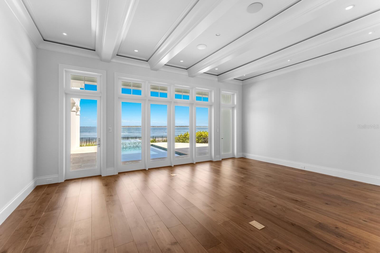 D6134942 Property Photo