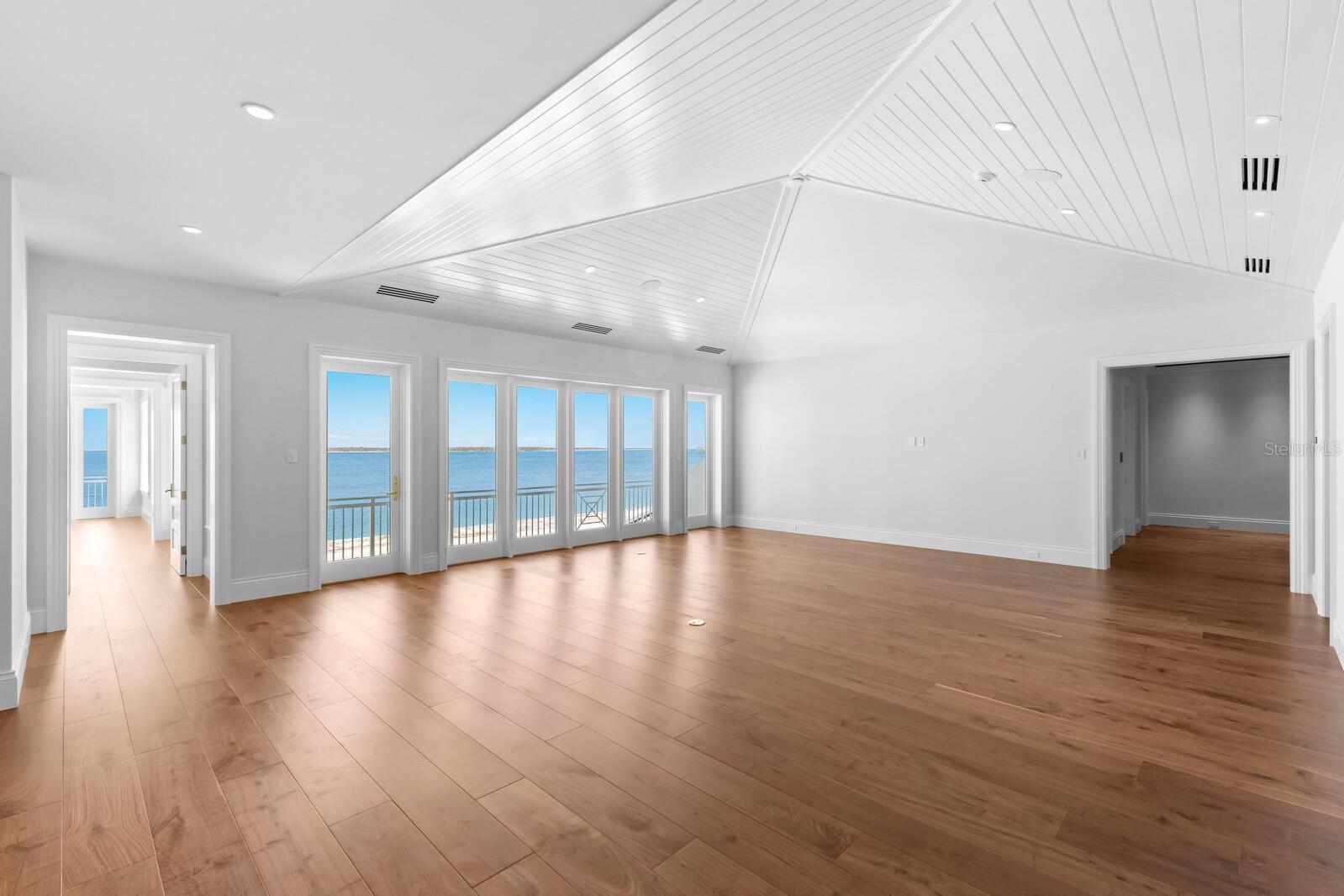 D6134942 Property Photo