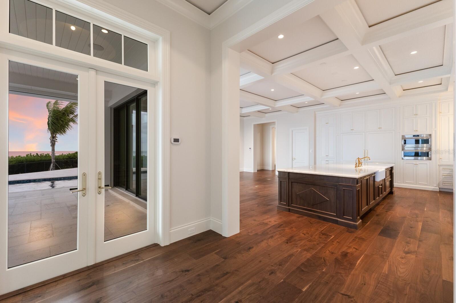 D6134942 Property Photo