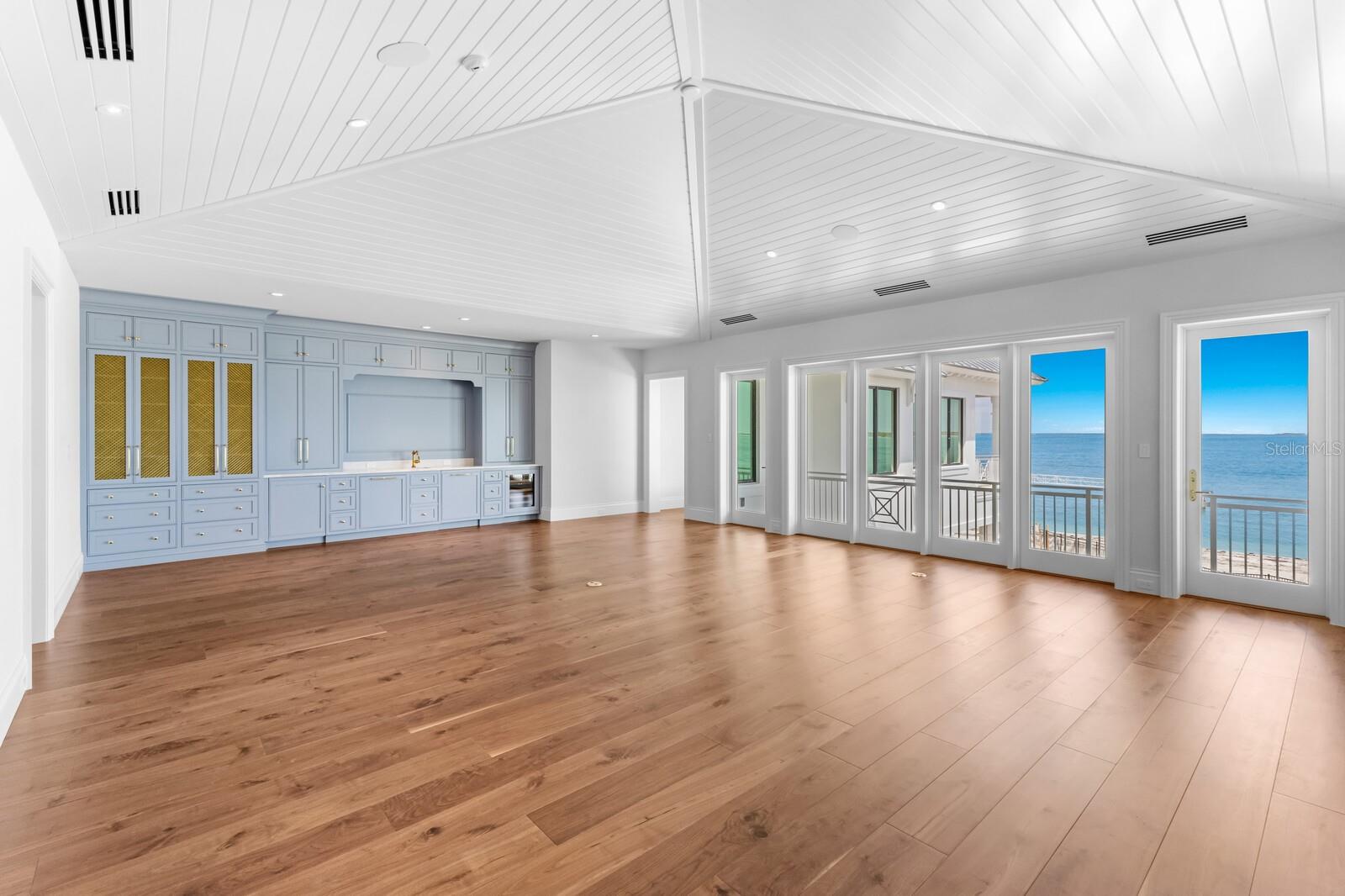 D6134942 Property Photo