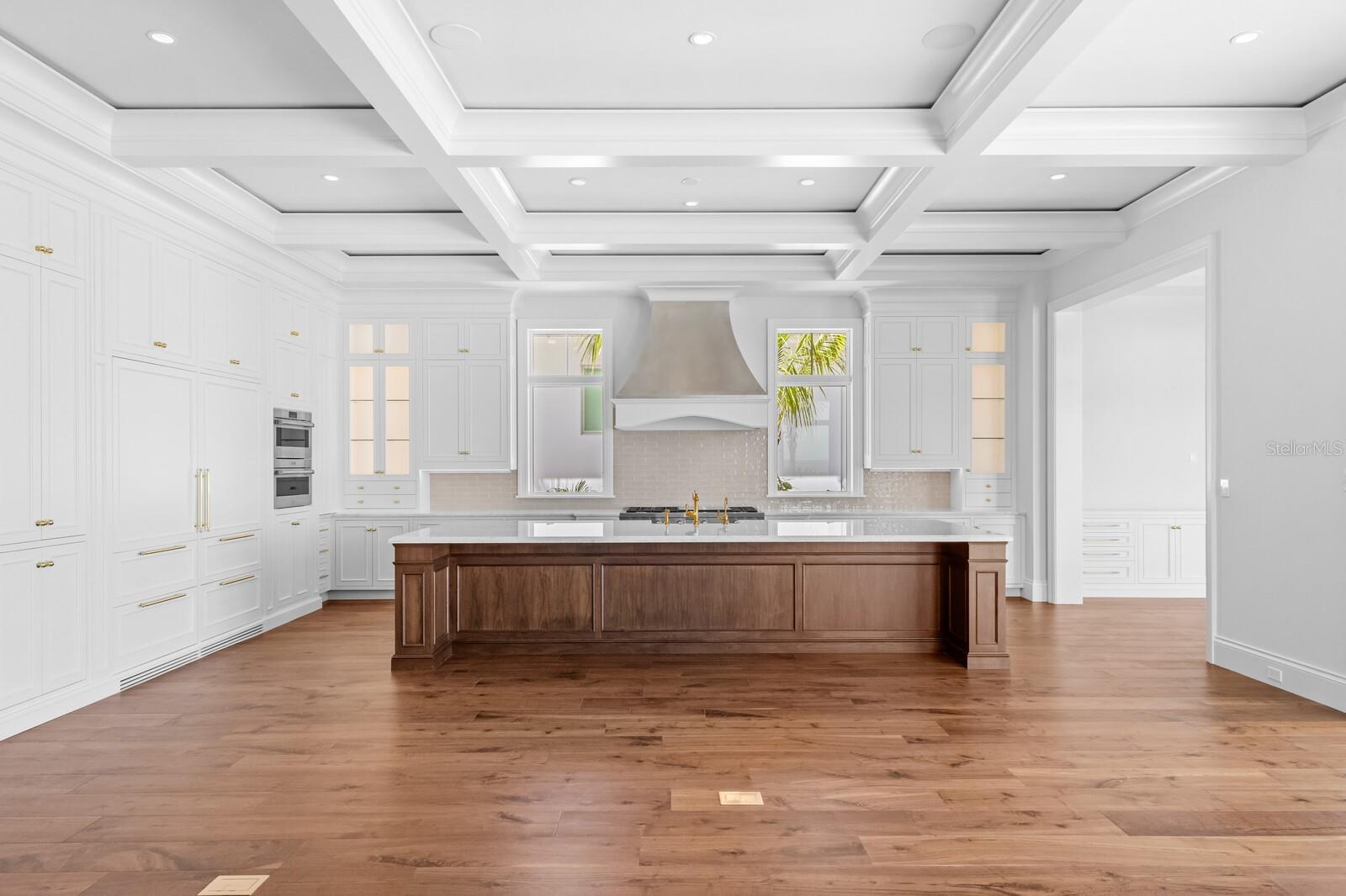 D6134942 Property Photo