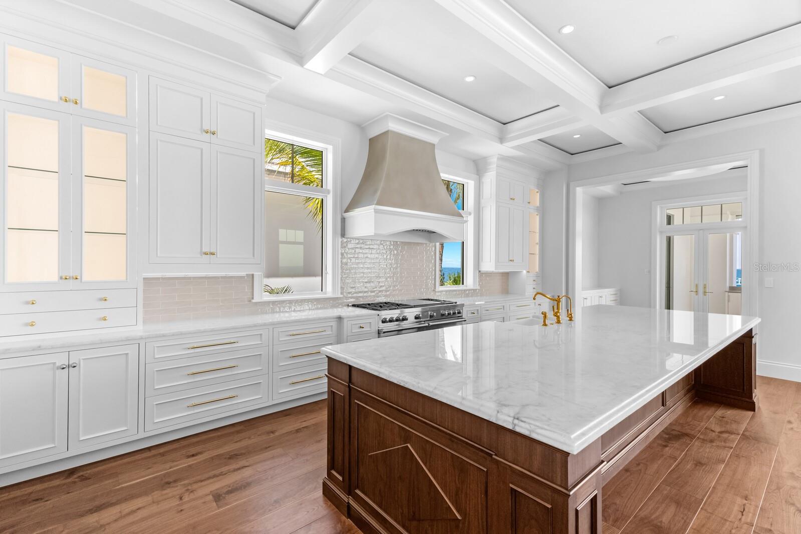 D6134942 Property Photo