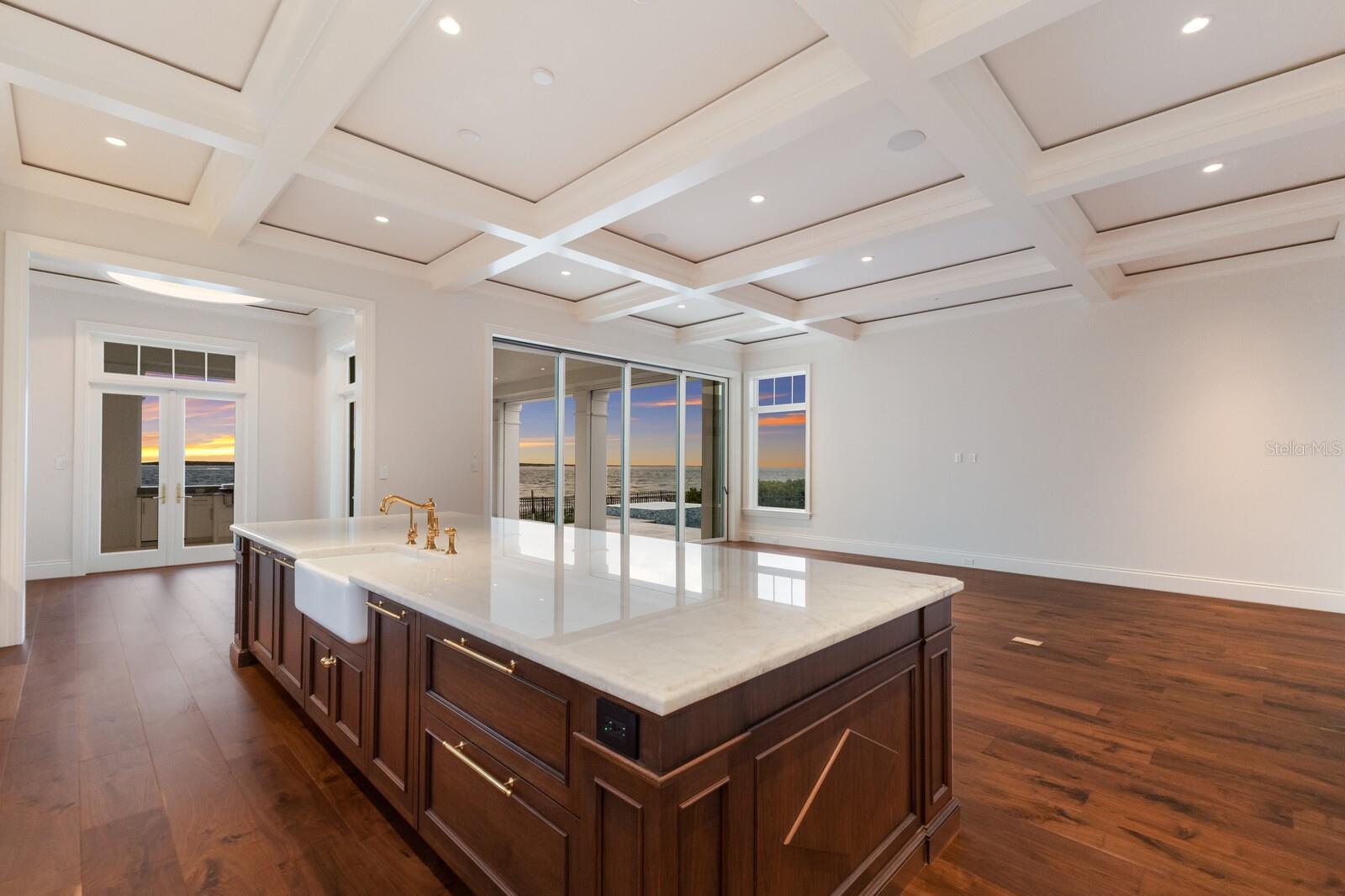 D6134942 Property Photo