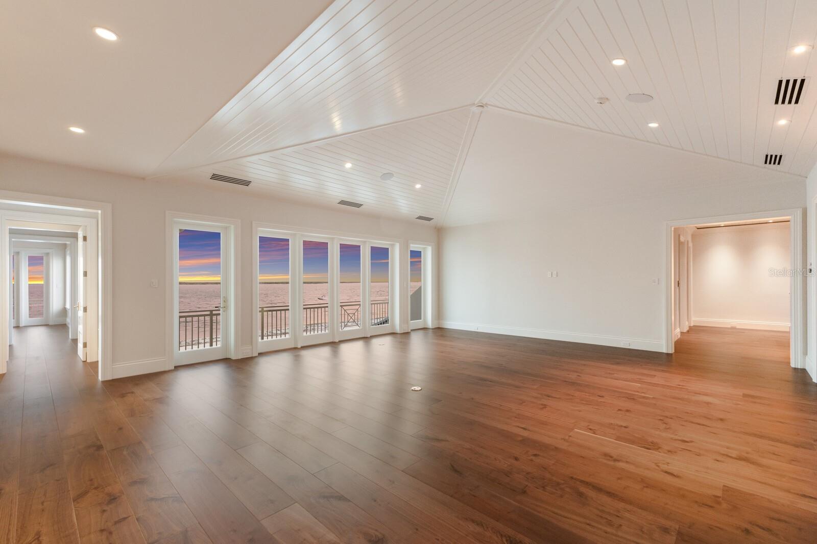 D6134942 Property Photo