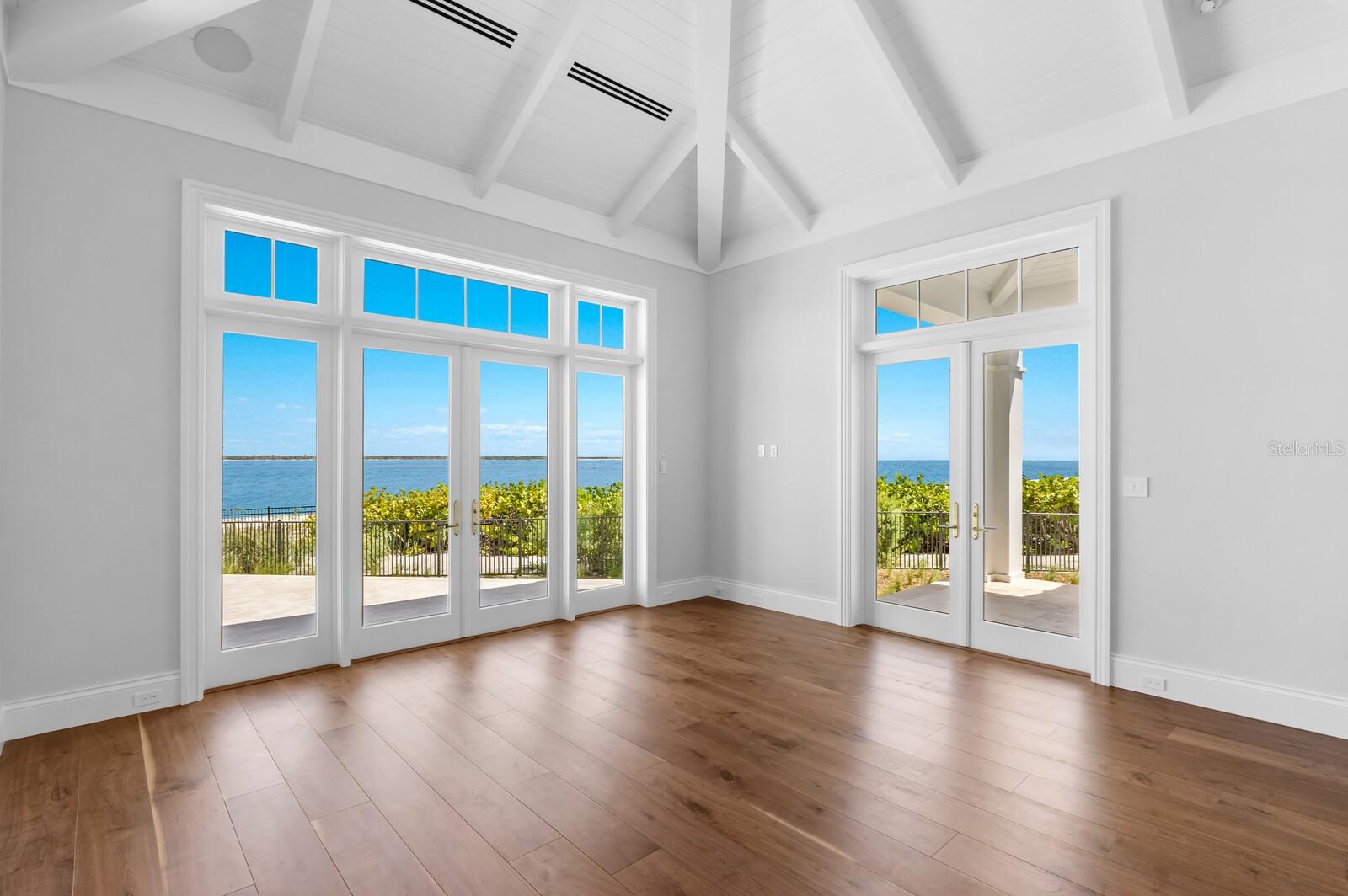 D6134942 Property Photo