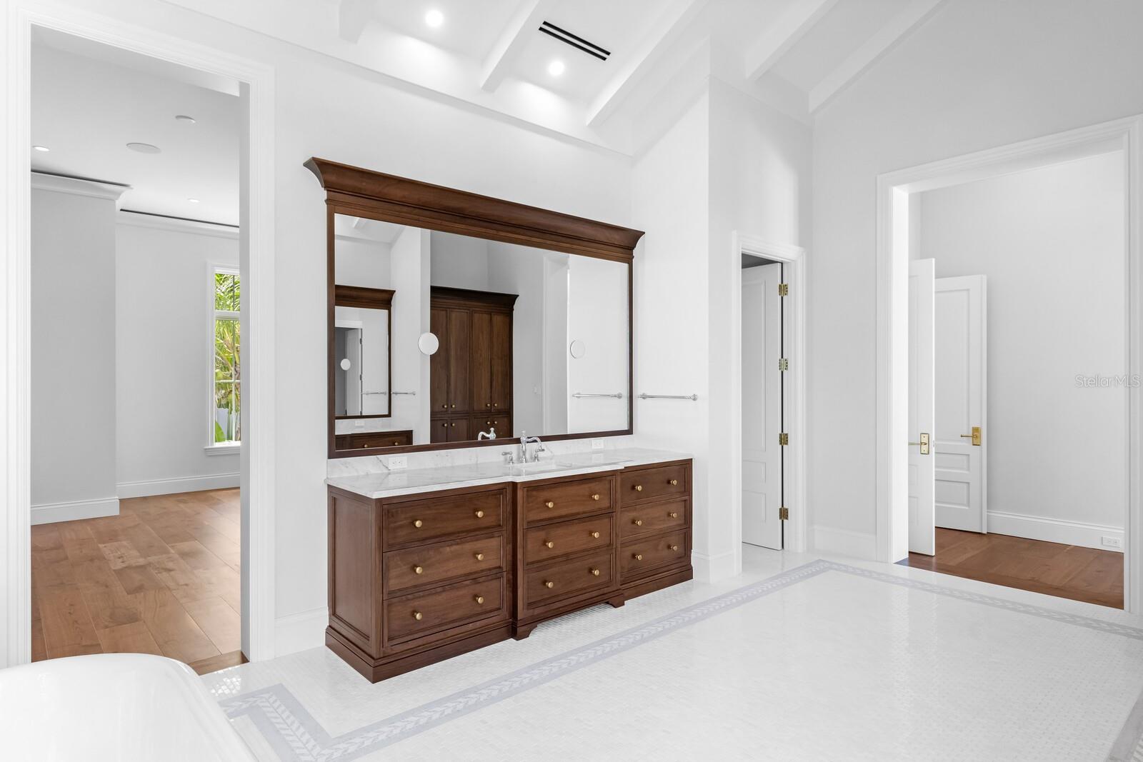 D6134942 Property Photo