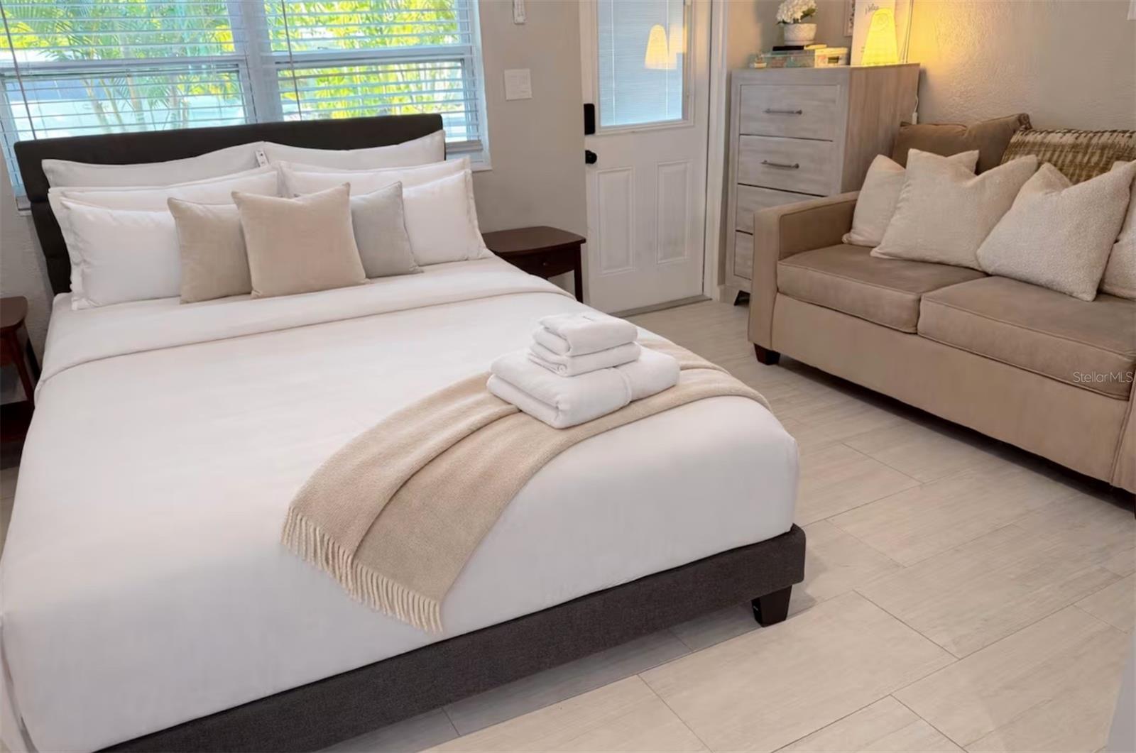 1214 BAY PINE BLVD, INDIAN ROCKS BEACH, FL, 33785