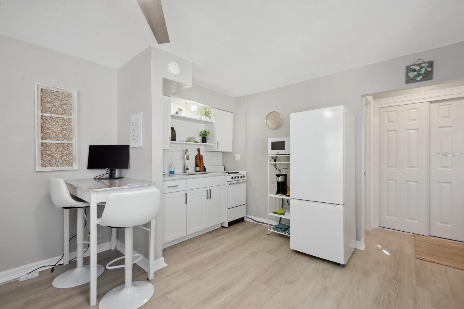 1214 BAY PINE BLVD, INDIAN ROCKS BEACH, FL, 33785