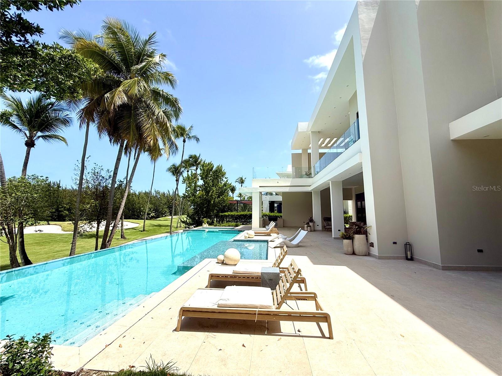 PR9104556 Property Photo