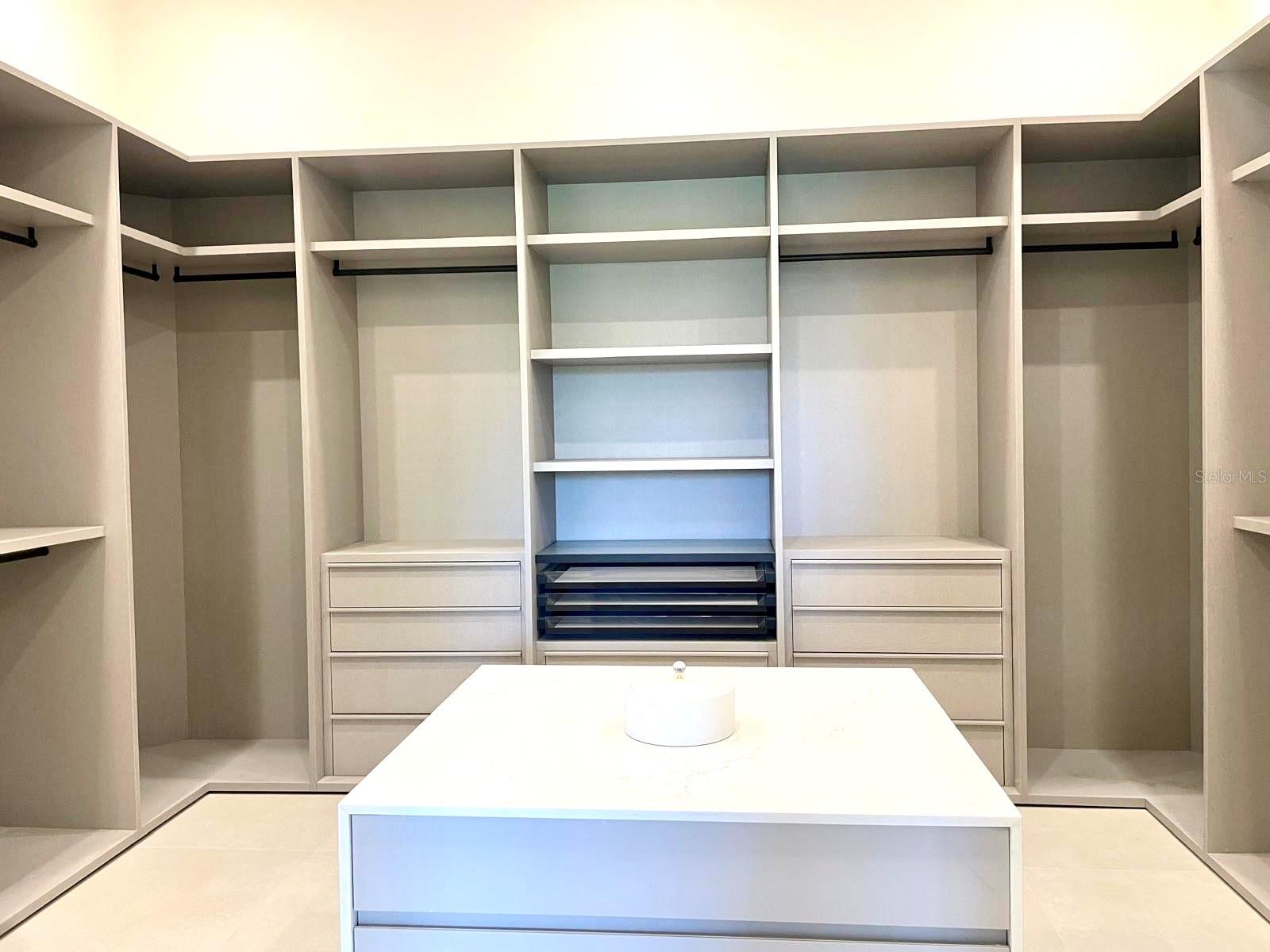 PR9104556 Property Photo