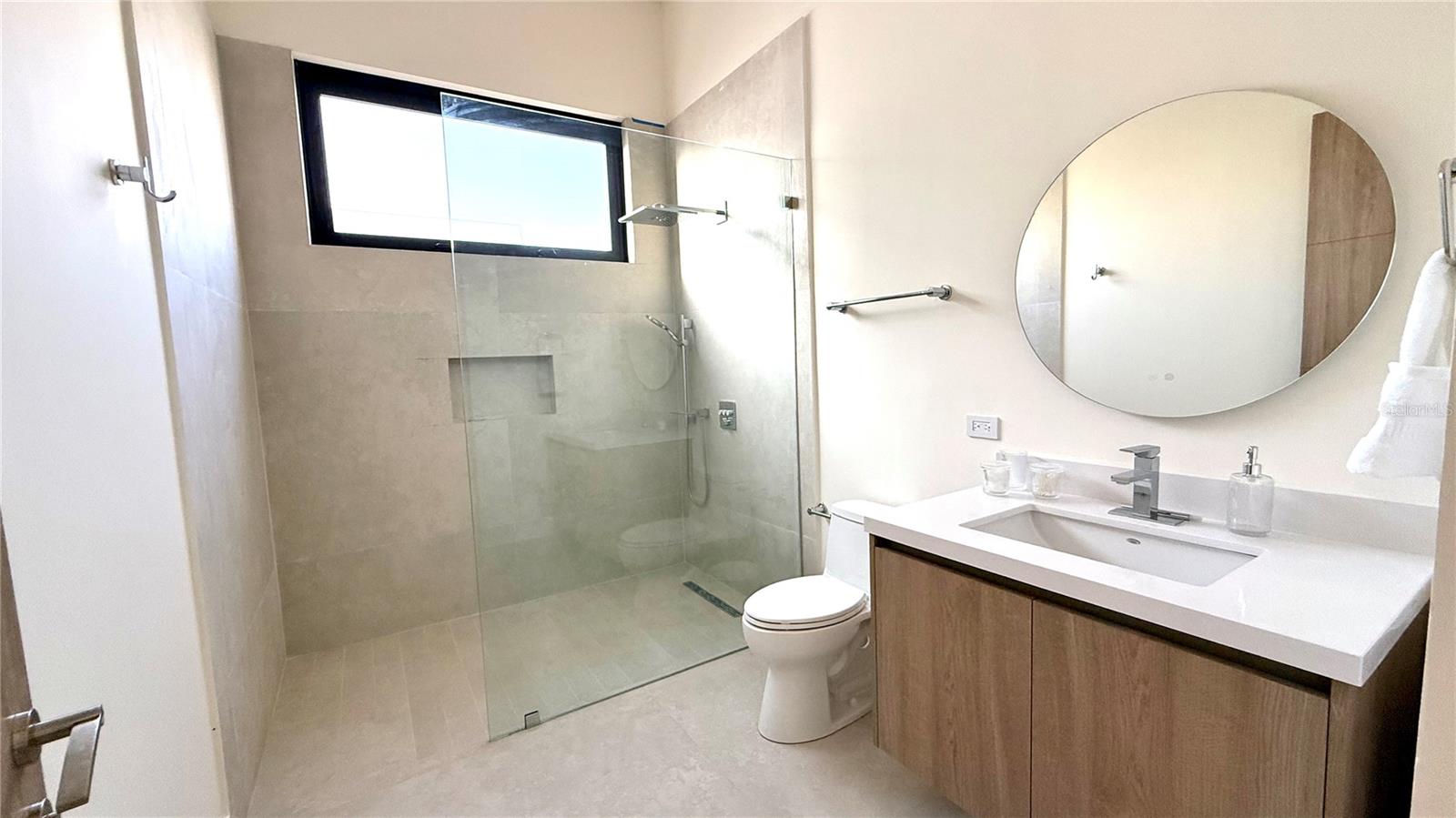 PR9104556 Property Photo