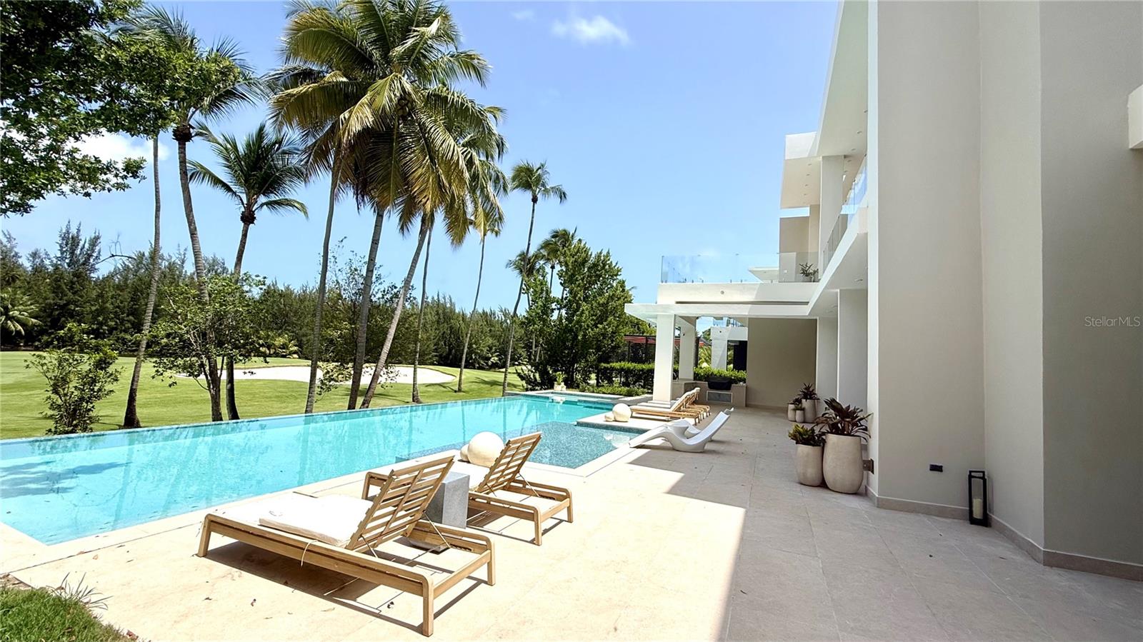 PR9104556 Property Photo