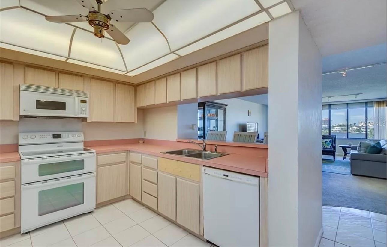 736 ISLAND WAY #204, CLEARWATER, FL, 33767