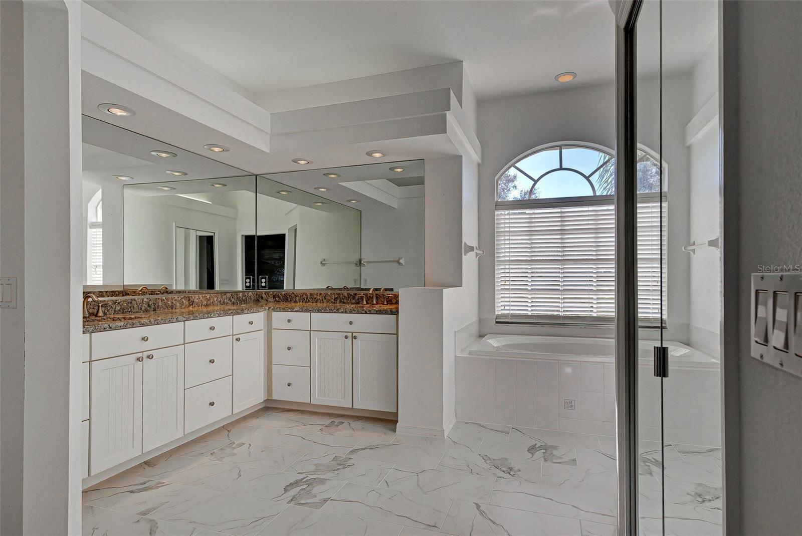1037 BECKLEY CIR, VENICE, FL, 34292