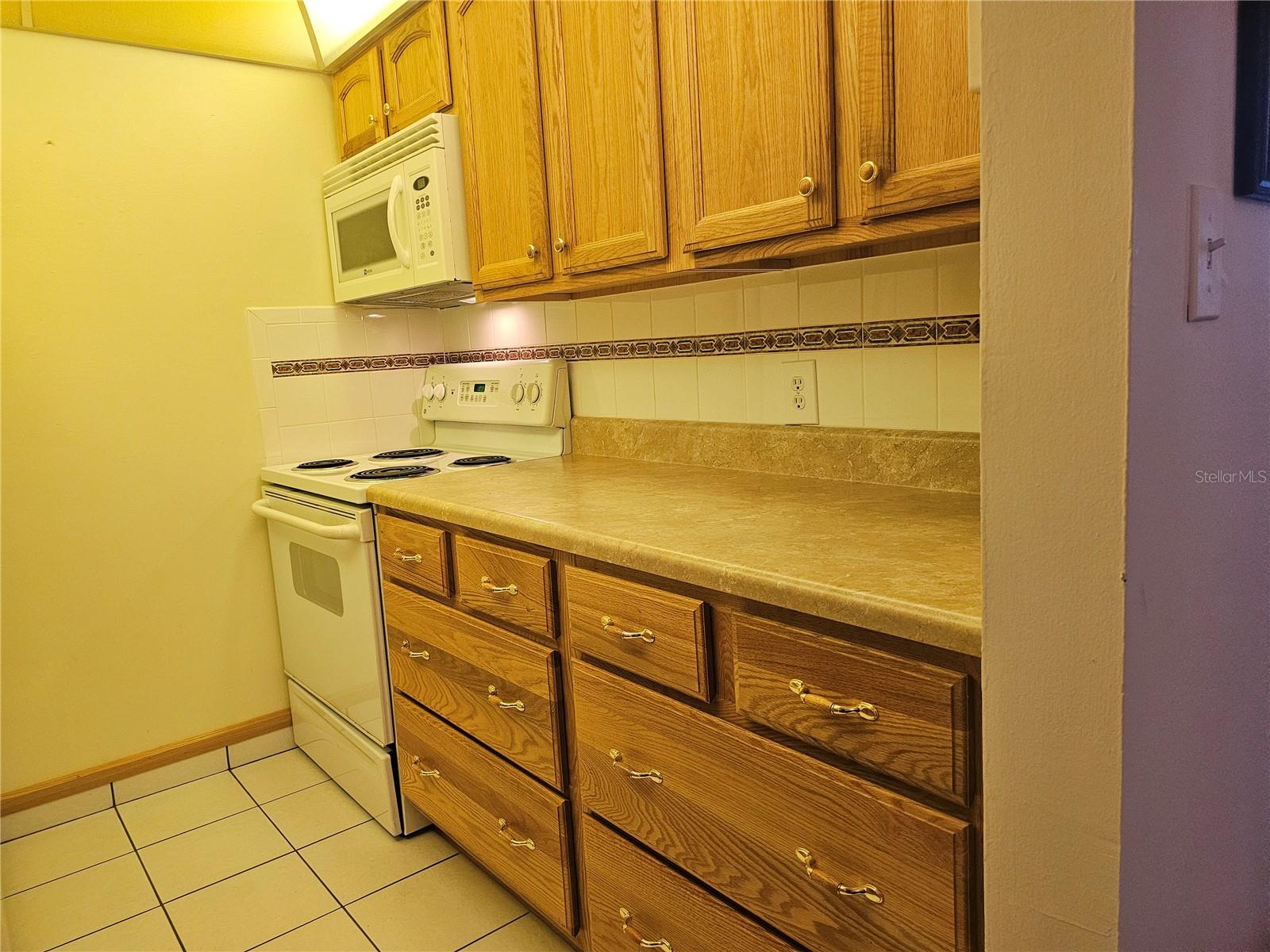 4748 AZALEA DR #104D, NEW PORT RICHEY, FL, 34652
