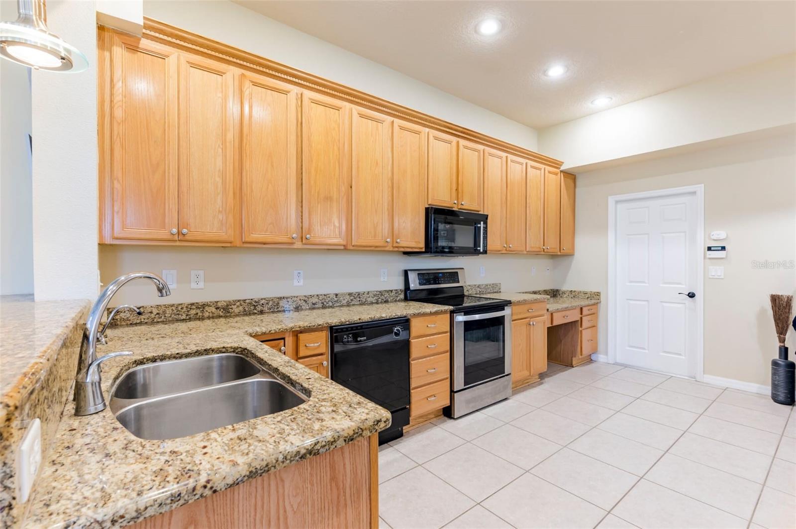 98 S HIGHLAND AVE #202, TARPON SPRINGS, FL, 34689