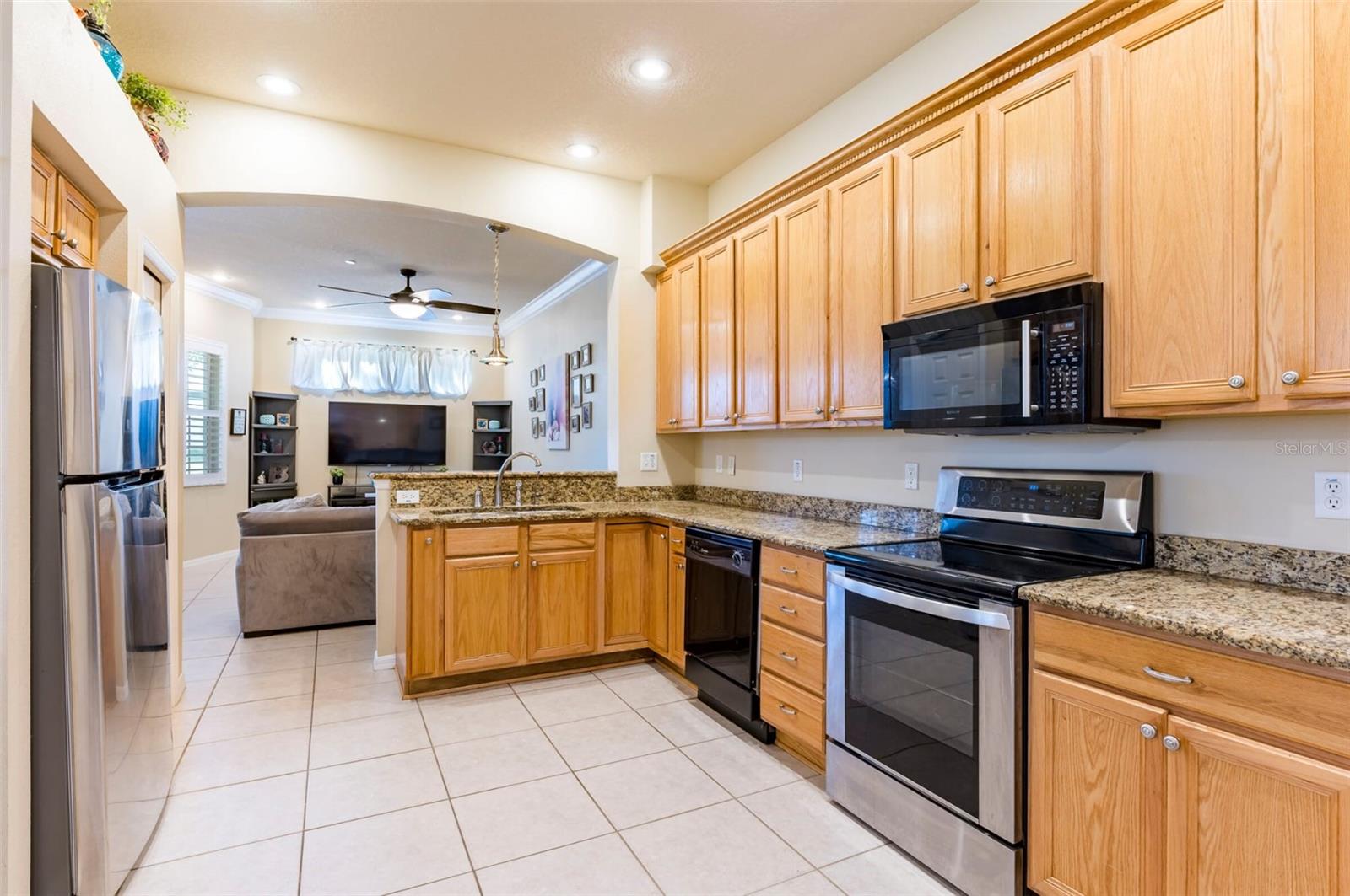 98 S HIGHLAND AVE #202, TARPON SPRINGS, FL, 34689