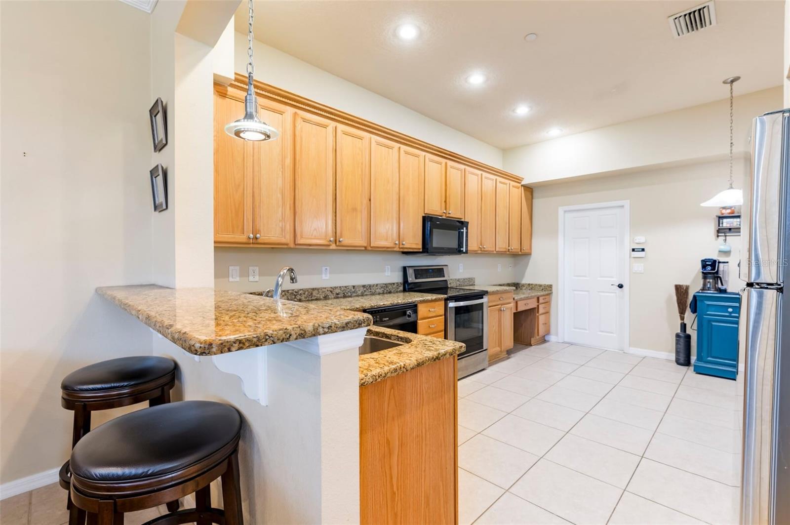 98 S HIGHLAND AVE #202, TARPON SPRINGS, FL, 34689