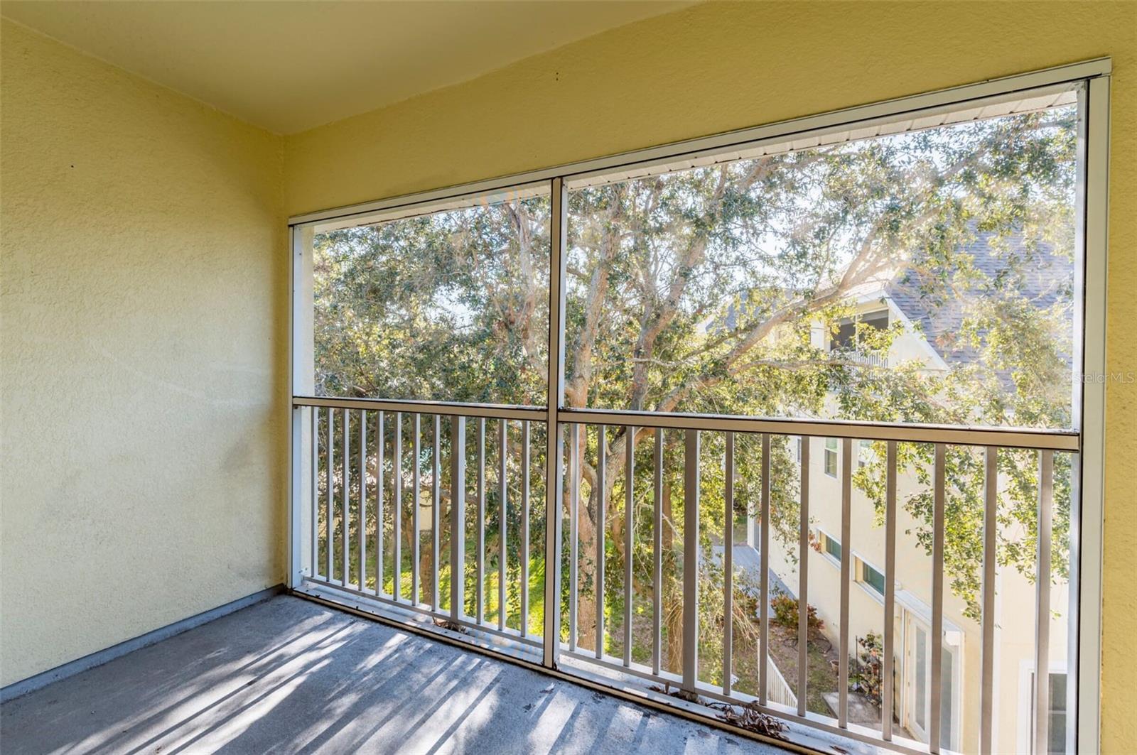 98 S HIGHLAND AVE #202, TARPON SPRINGS, FL, 34689