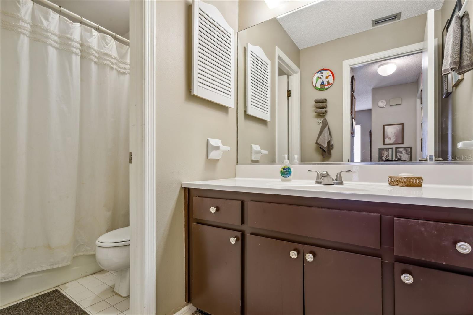 2923 W GANDY BLVD, TAMPA, FL, 33611