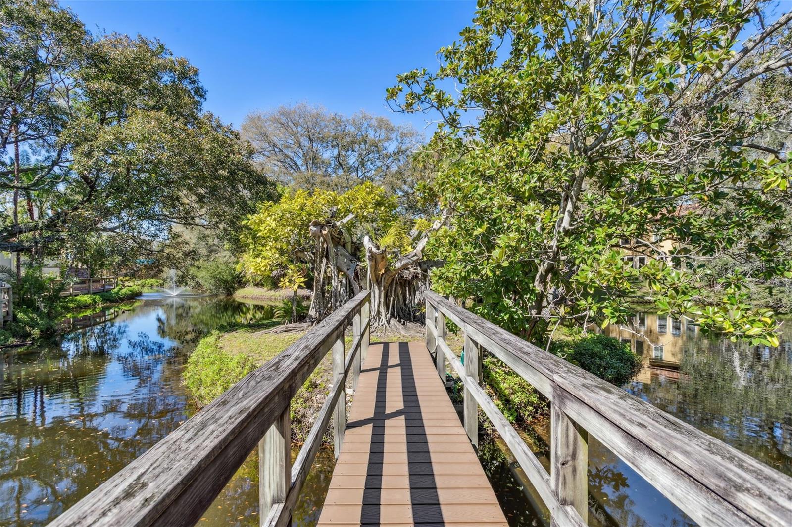 2923 W GANDY BLVD, TAMPA, FL, 33611