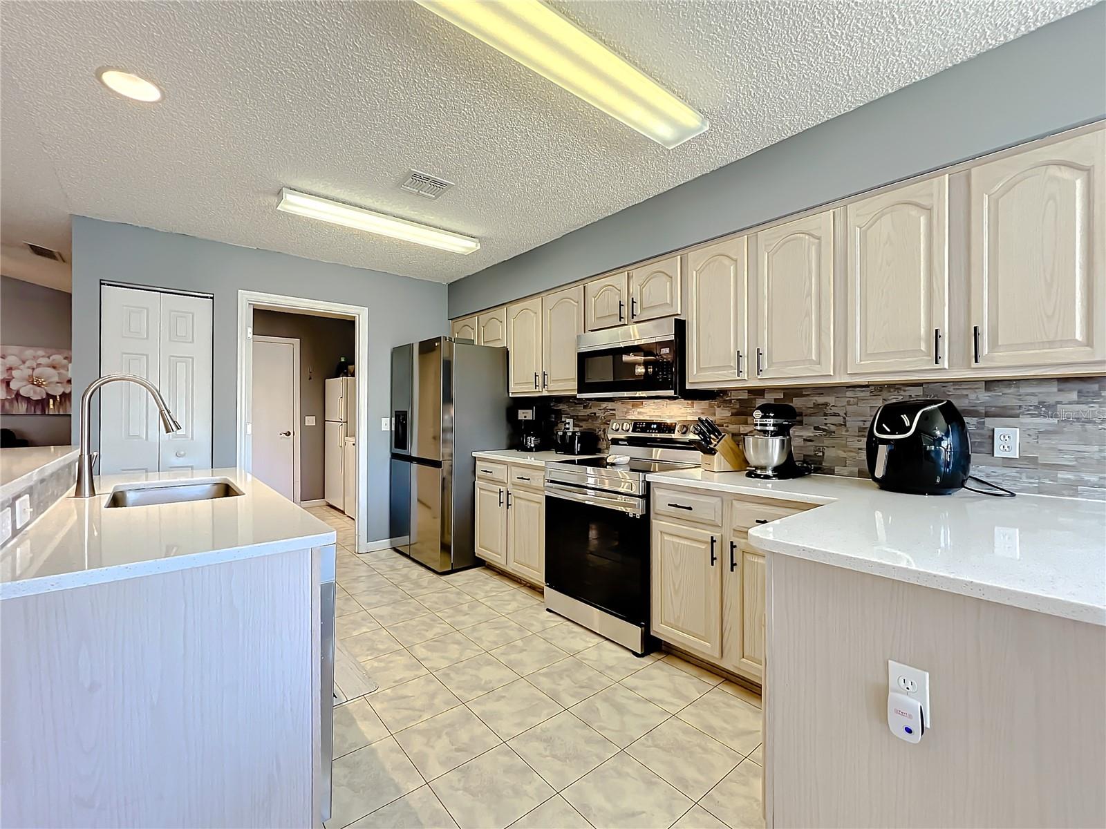 32676 OAK PARK DR, LEESBURG, FL, 34748
