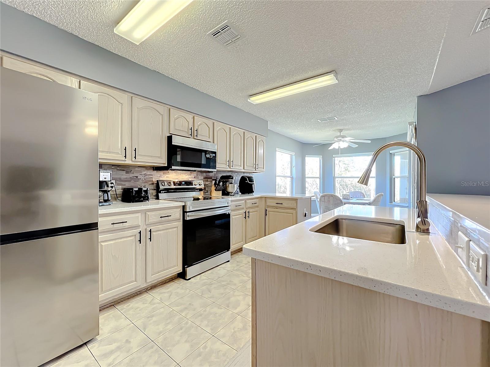 32676 OAK PARK DR, LEESBURG, FL, 34748