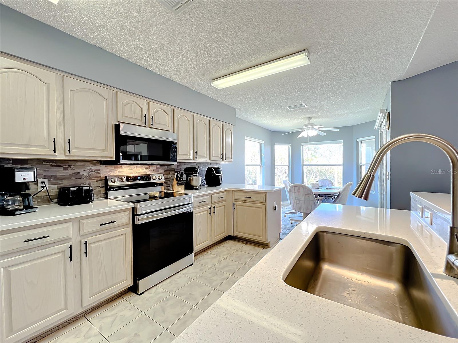 32676 OAK PARK DR, LEESBURG, FL, 34748