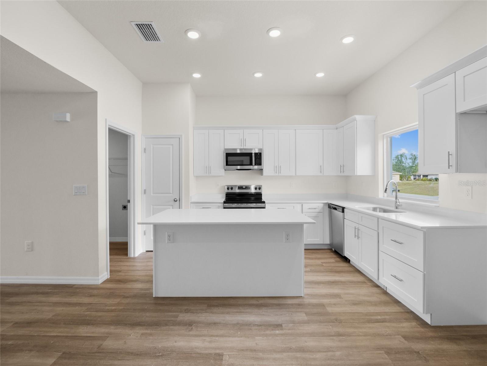 5255 FARMINGTON AVE, NORTH PORT, FL, 34288