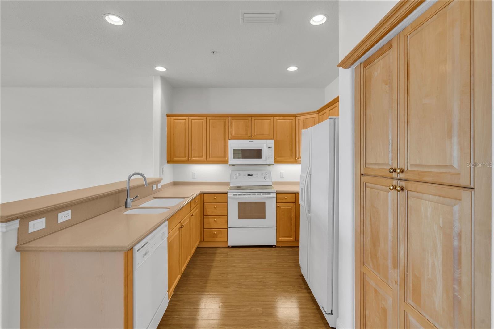 9207 MIDNIGHT PASS RD #4, SARASOTA, FL, 34242
