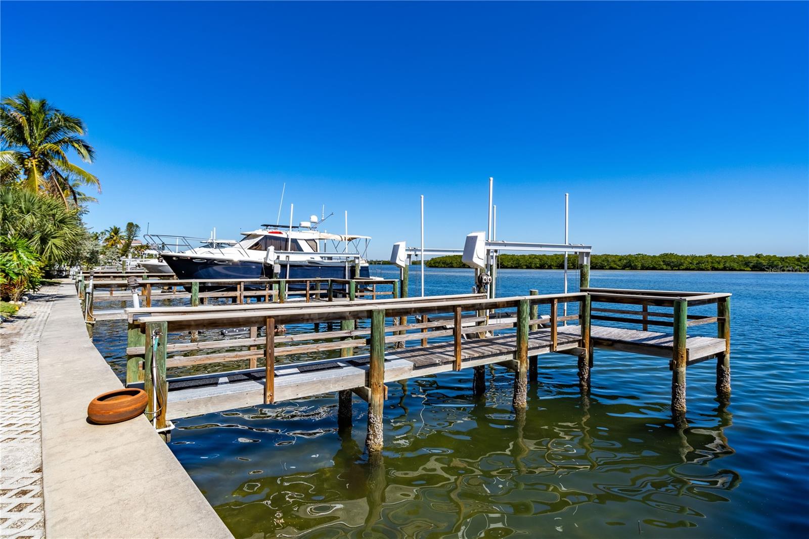 9207 MIDNIGHT PASS RD #4, SARASOTA, FL, 34242