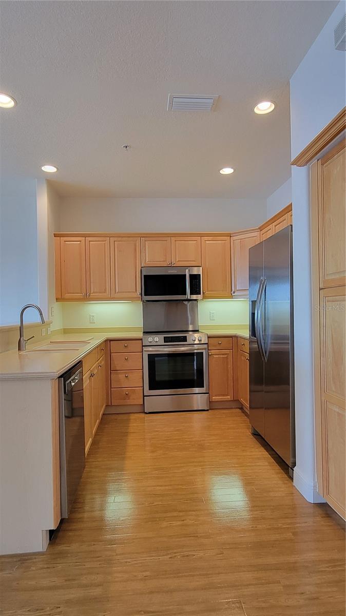 9207 MIDNIGHT PASS RD #4, SARASOTA, FL, 34242