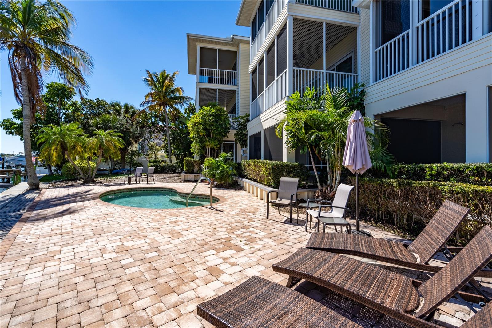 9207 MIDNIGHT PASS RD #4, SARASOTA, FL, 34242