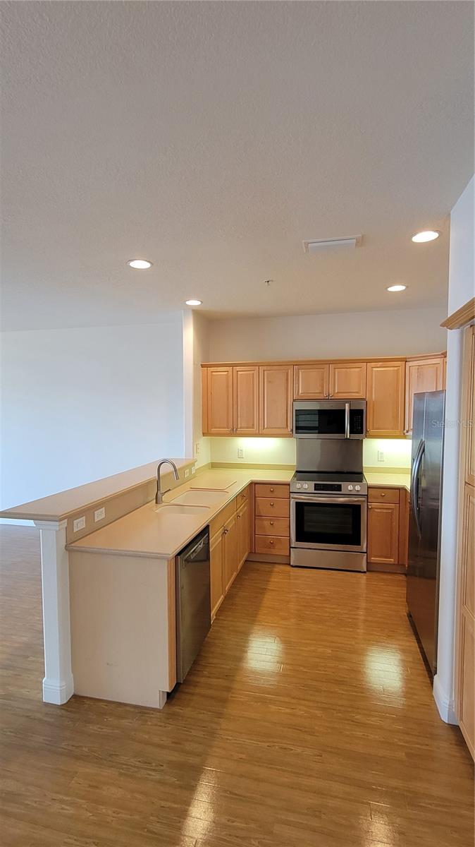 9207 MIDNIGHT PASS RD #4, SARASOTA, FL, 34242