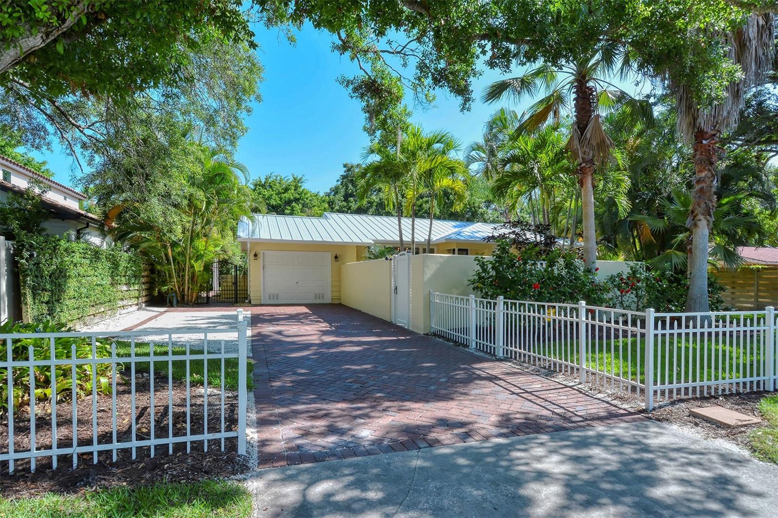 1747 WALDEMERE ST, SARASOTA, FL, 34239