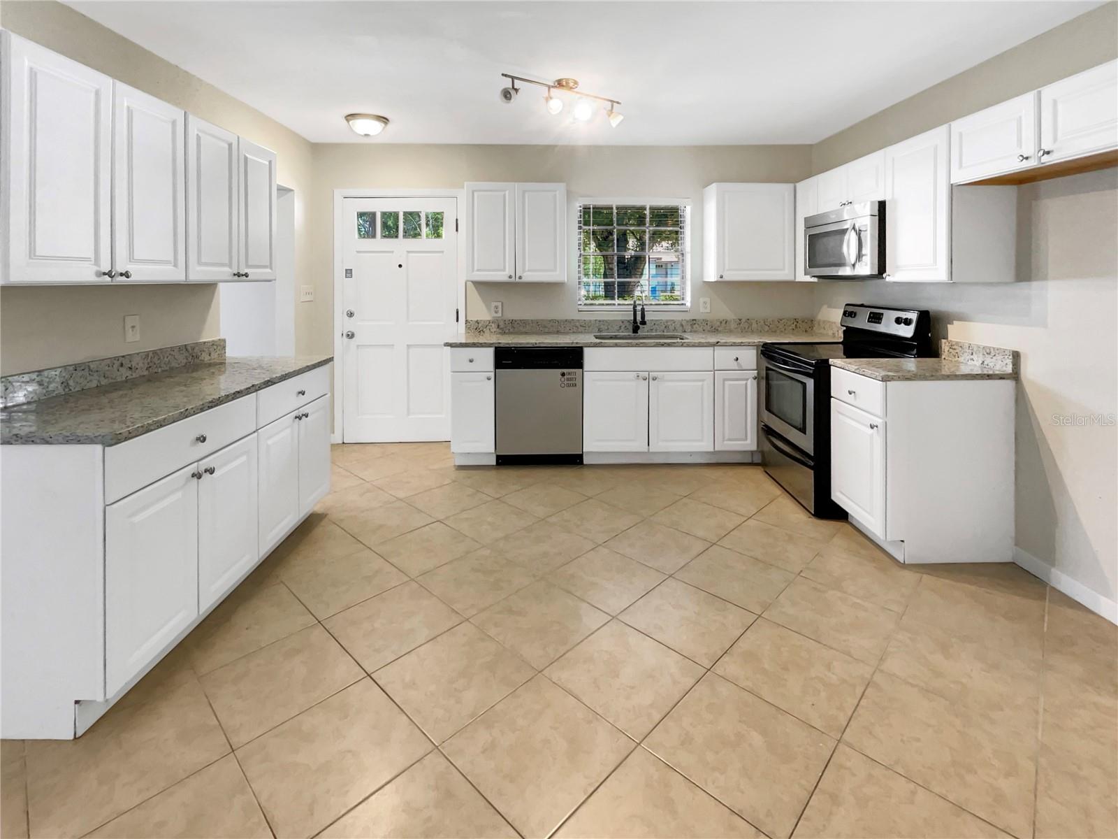 326 BANYAN DR, MAITLAND, FL, 32751