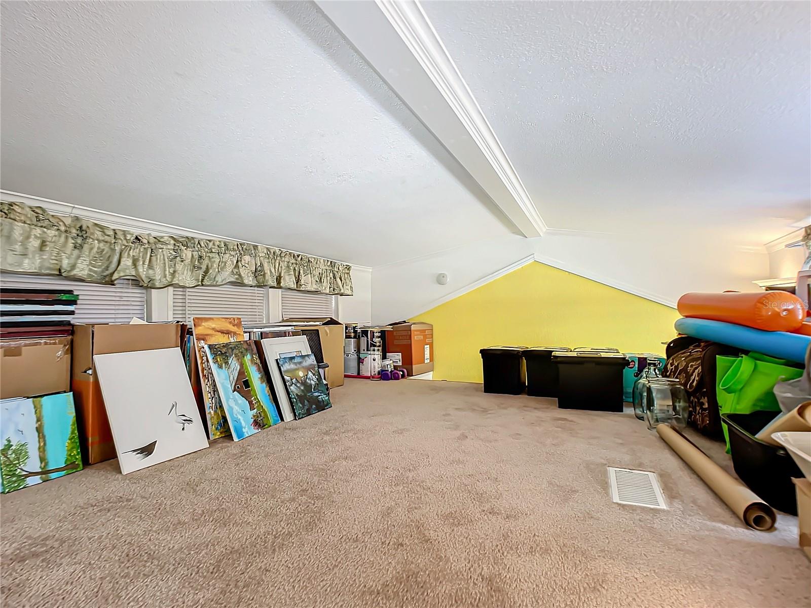 O6182044 Property Photo