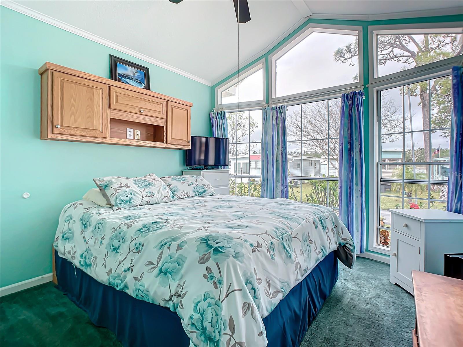 O6182044 Property Photo