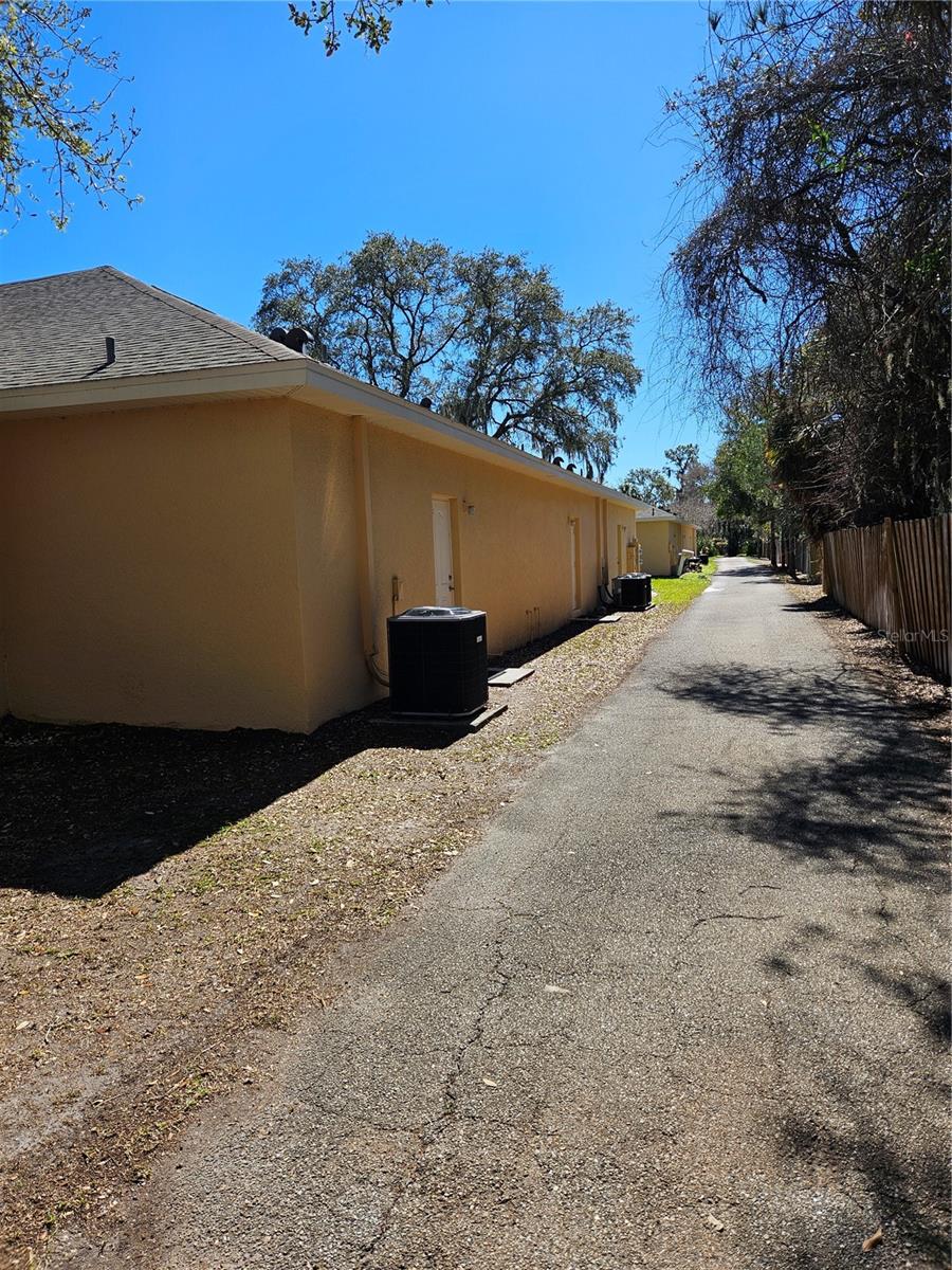 10011 WATER WORKS LN, RIVERVIEW, FL, 33578